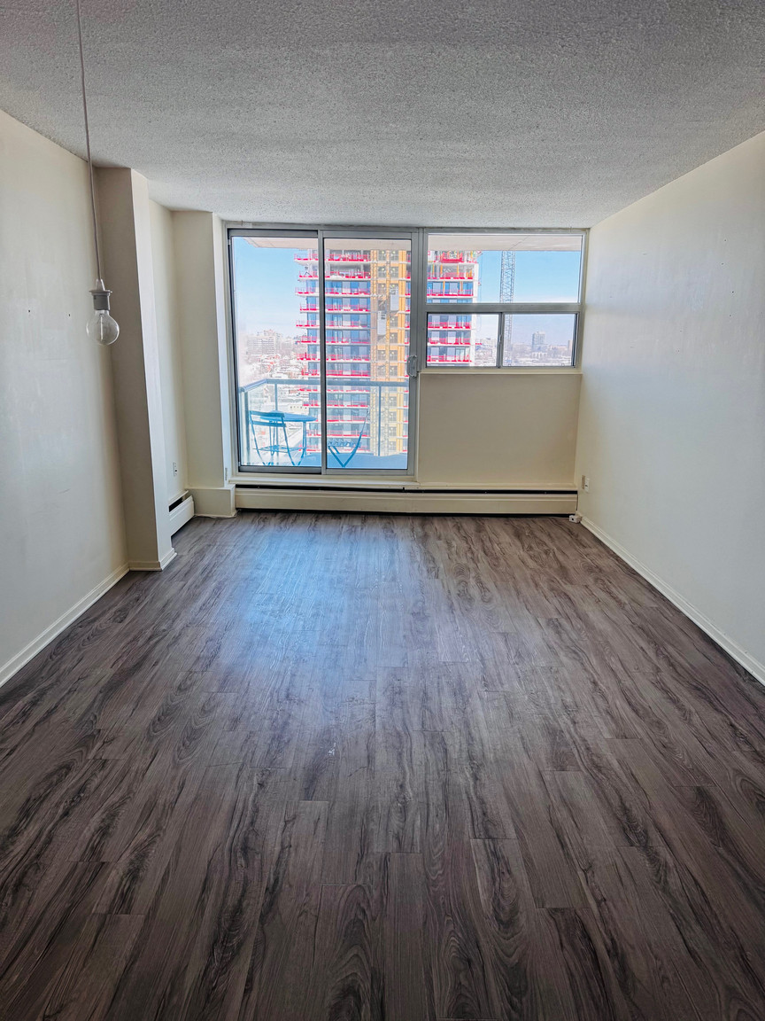 Suites of Somerset - Photo 11
