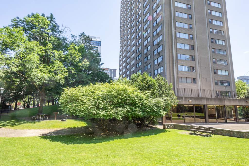 Gerrard Residences - Photo 68