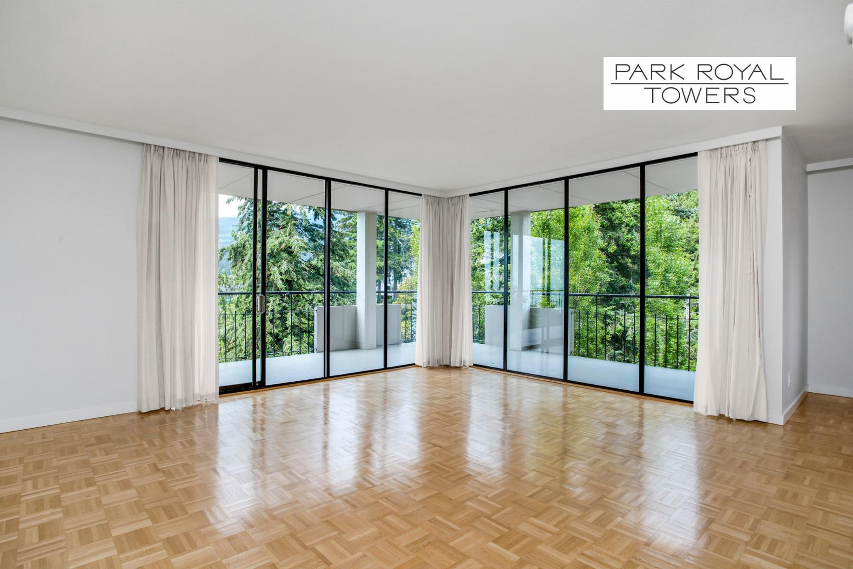 Park Royal Towers - Photo 32