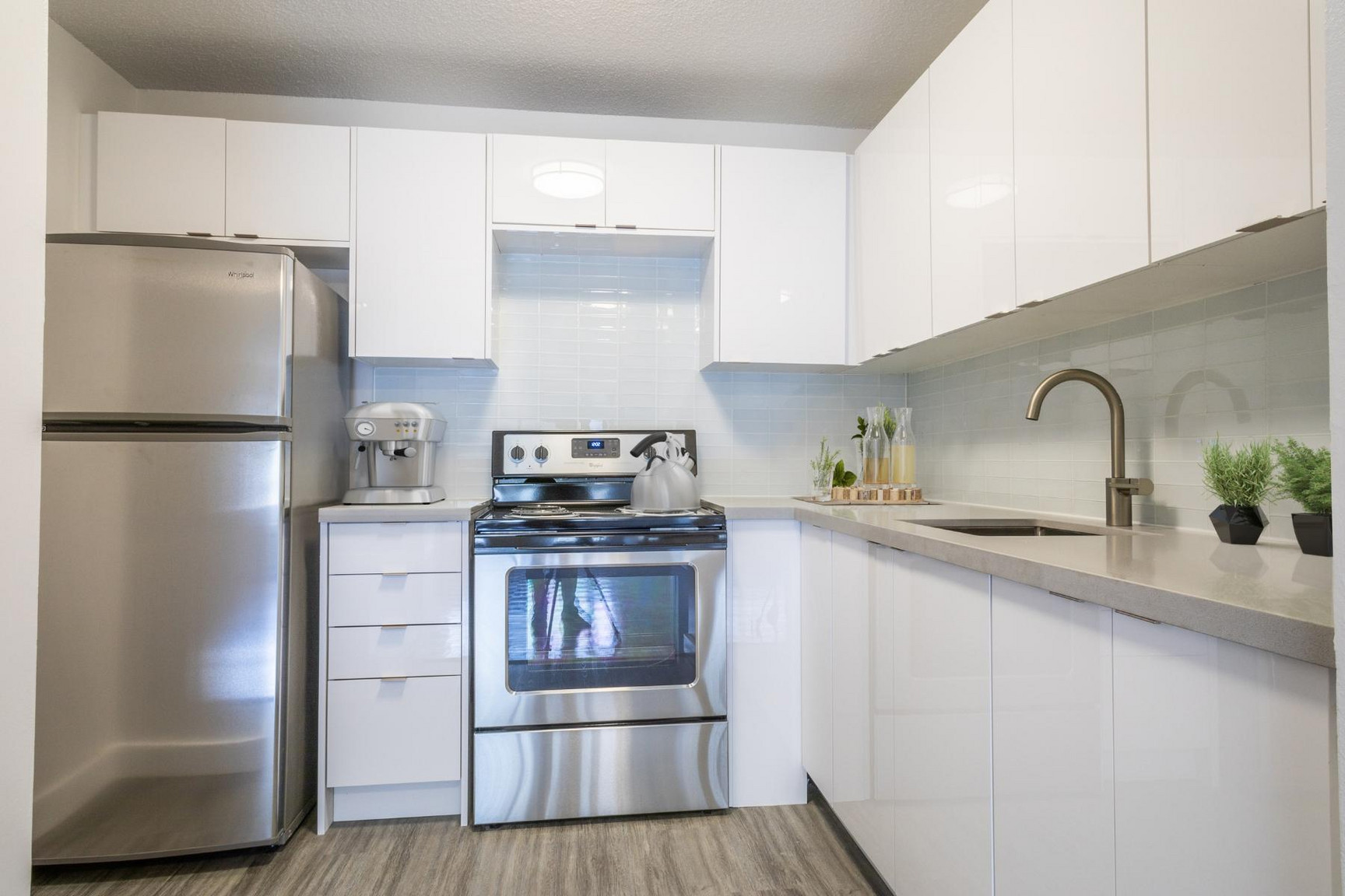 Gerrard Residences - Photo 3