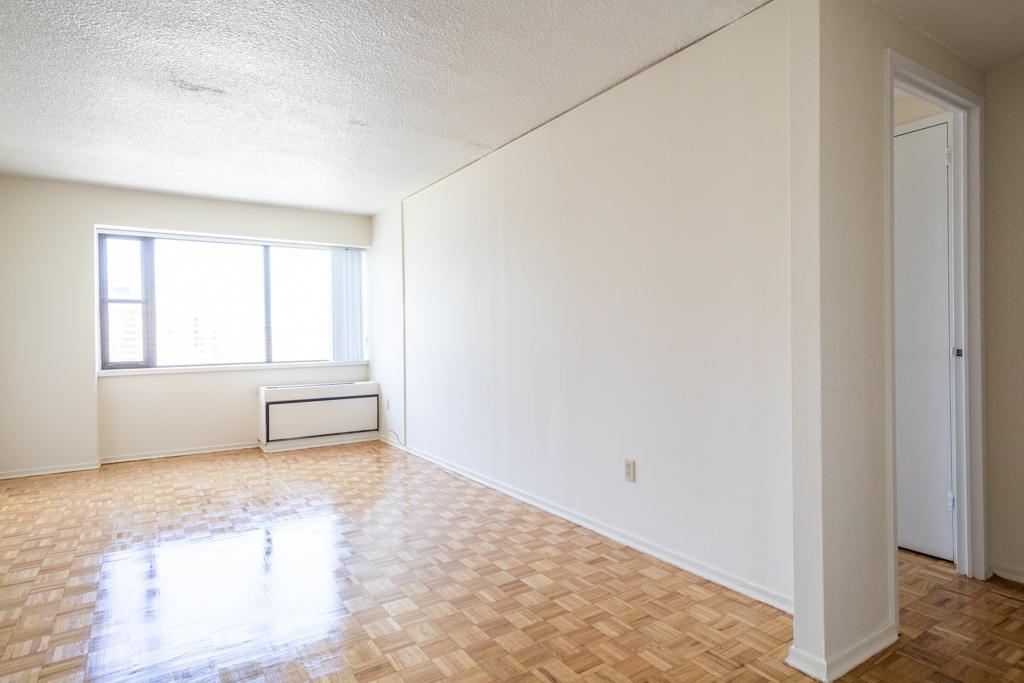 Gerrard Residences - Photo 26