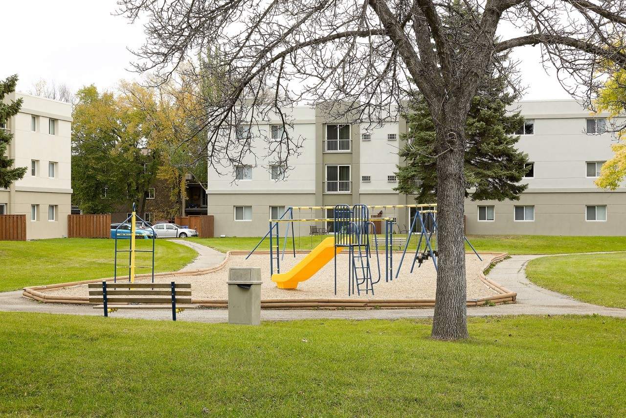 St. Vital Villa - Photo 43