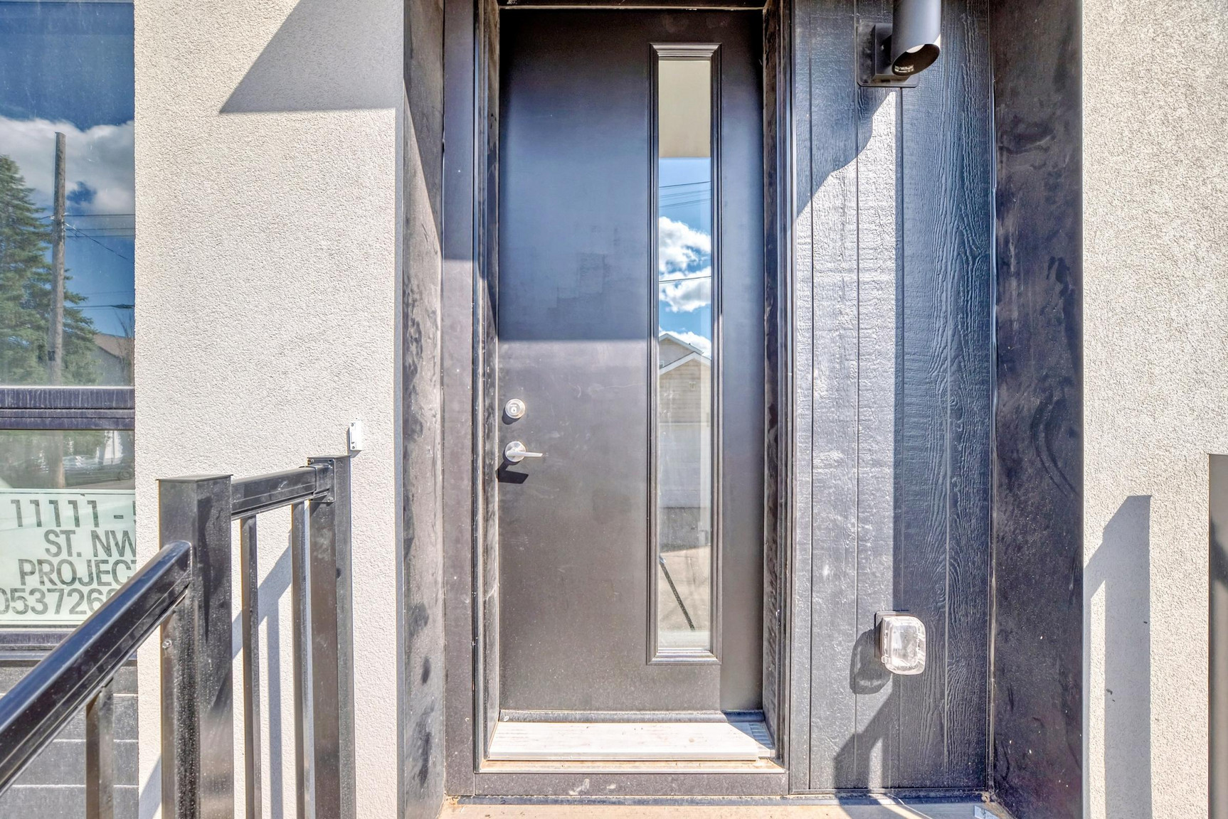 11109 - 11111  51 Street - Photo 3