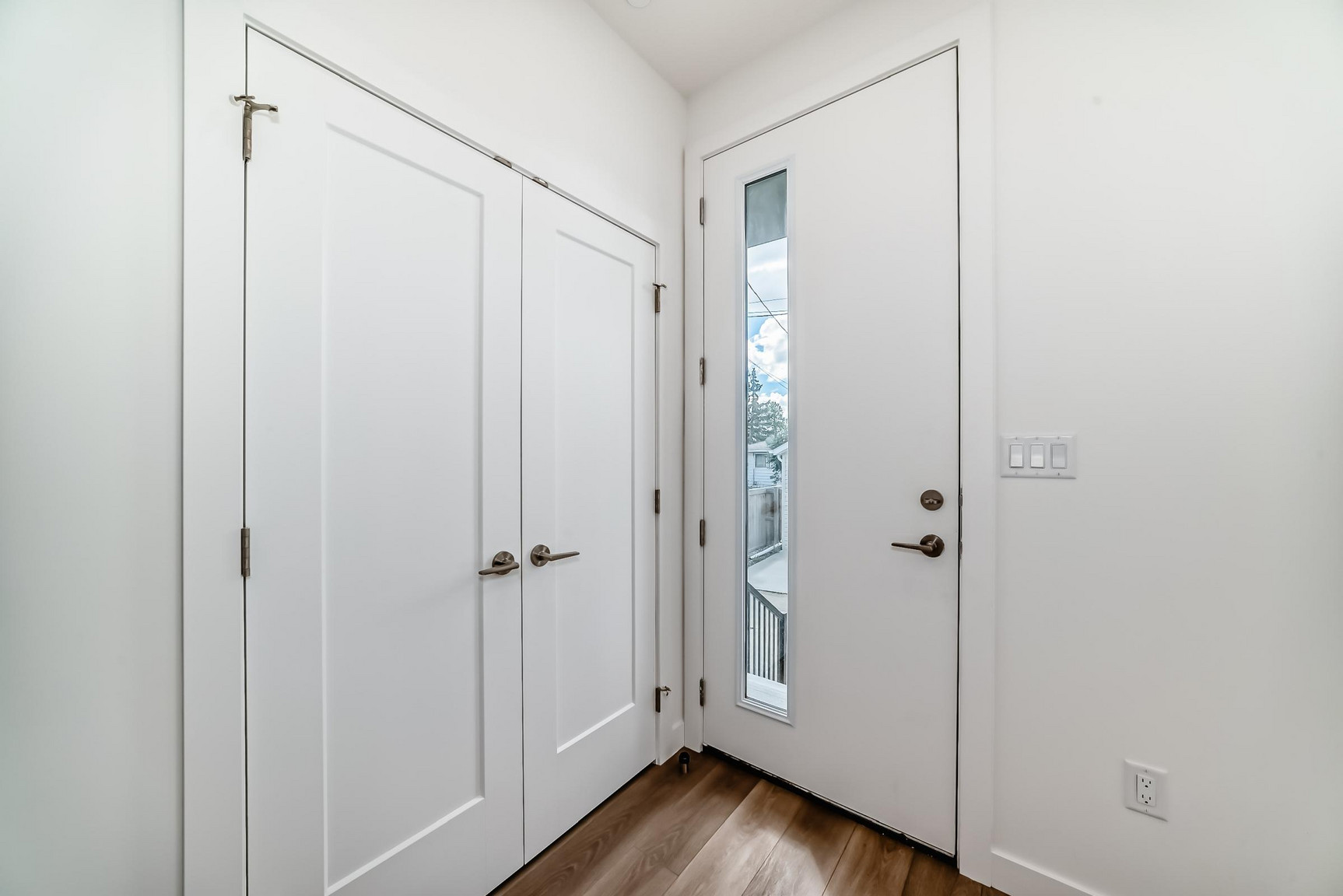11109 - 11111  51 Street - Photo 4