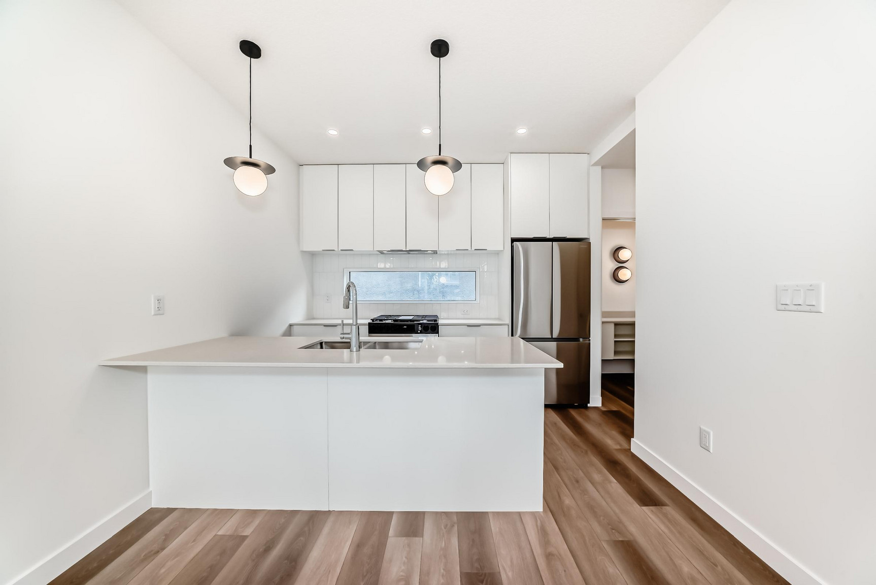 11109 - 11111  51 Street - Photo 6