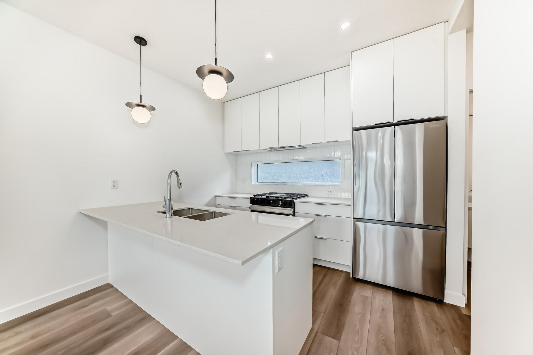 11109 - 11111  51 Street - Photo 7