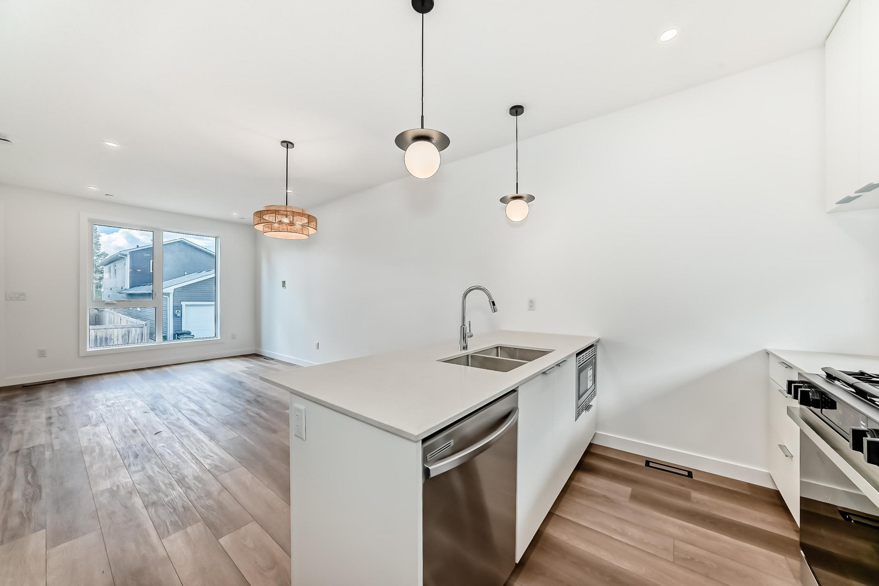 11109 - 11111  51 Street - Photo 9