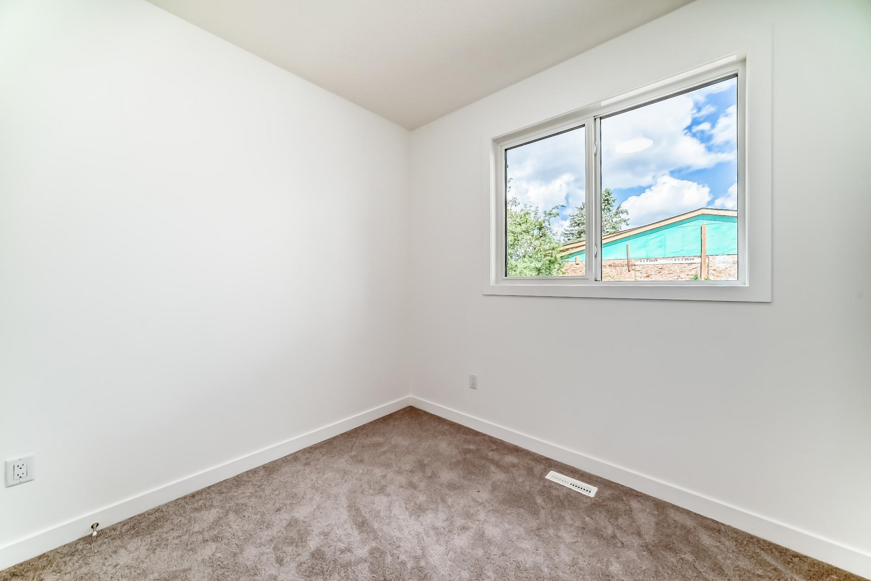 11109 - 11111  51 Street - Photo 23