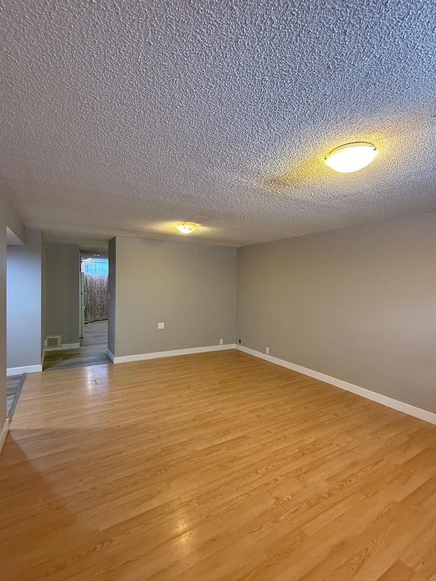 10932 40 Ave NW - Photo 21