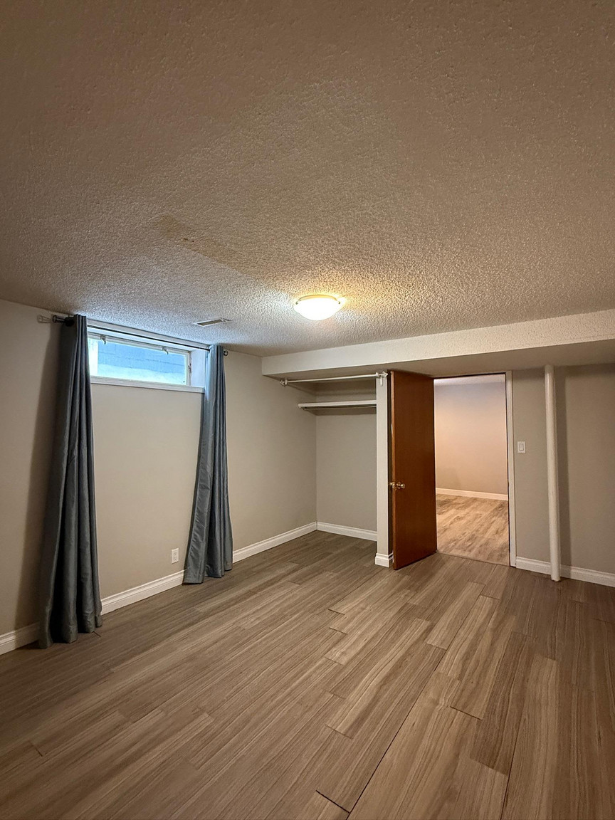 10932 40 Ave NW - Photo 23