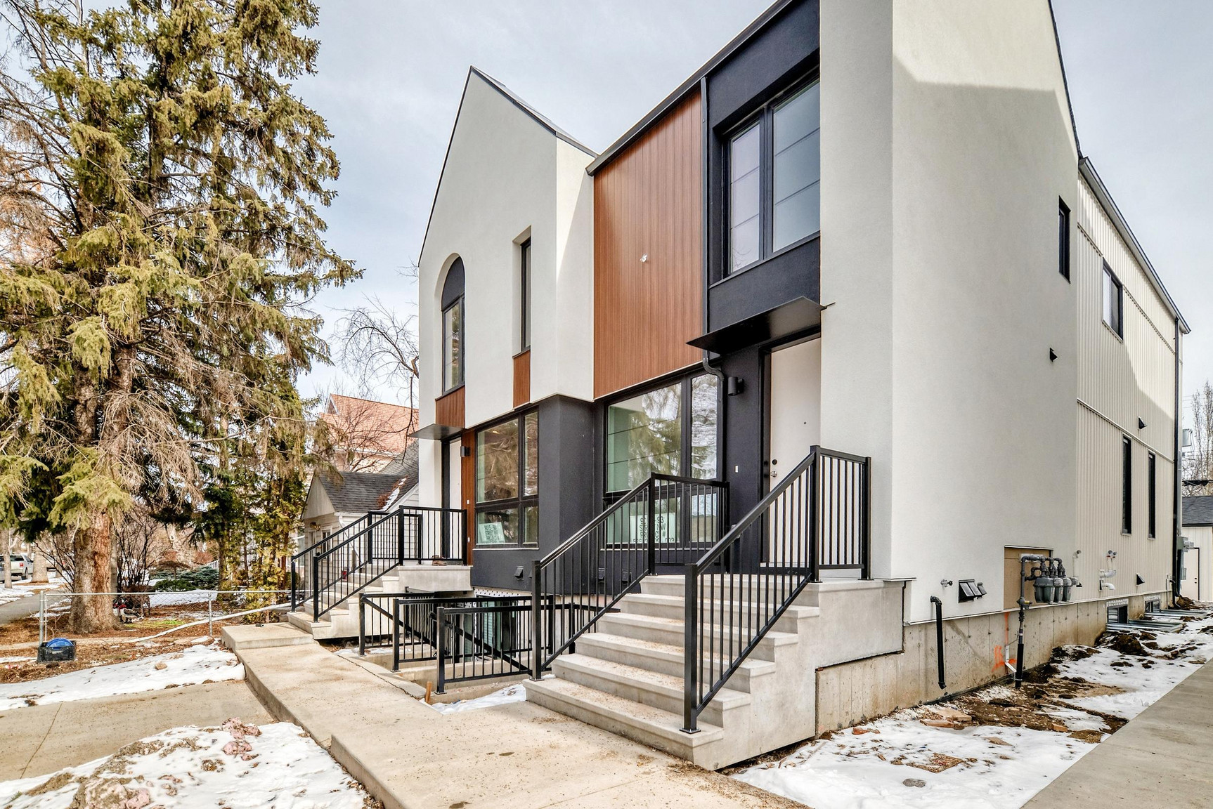 9005 - 9017 93 Street - Photo 2