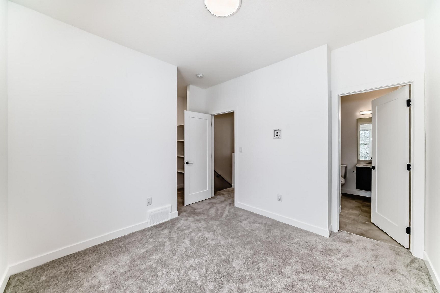 9005 - 9017 93 Street - Photo 18