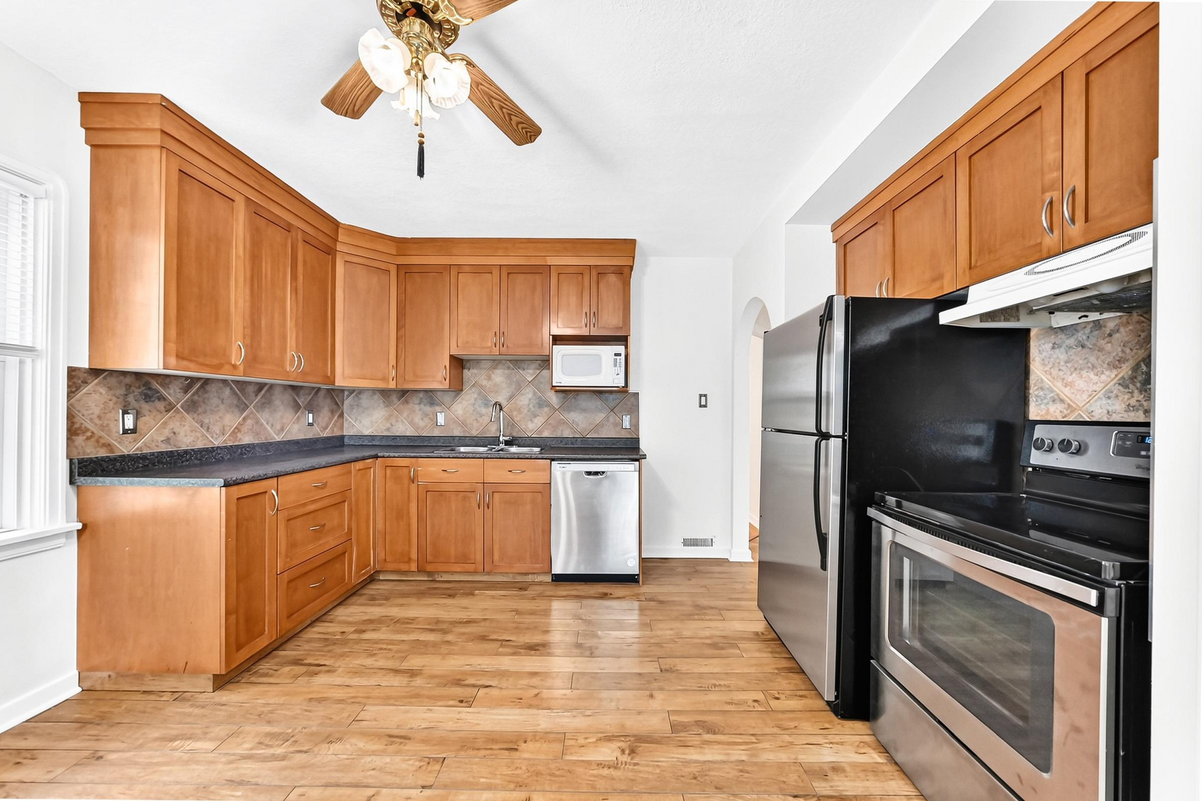 9830 78 Avenue - Photo 4