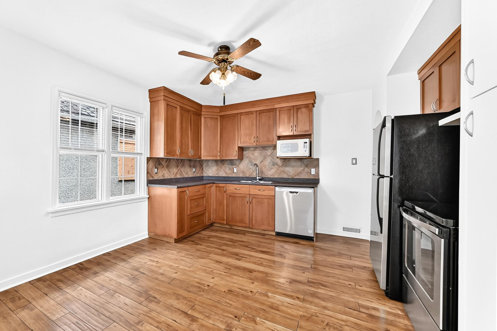 9830 78 Avenue - Photo 8