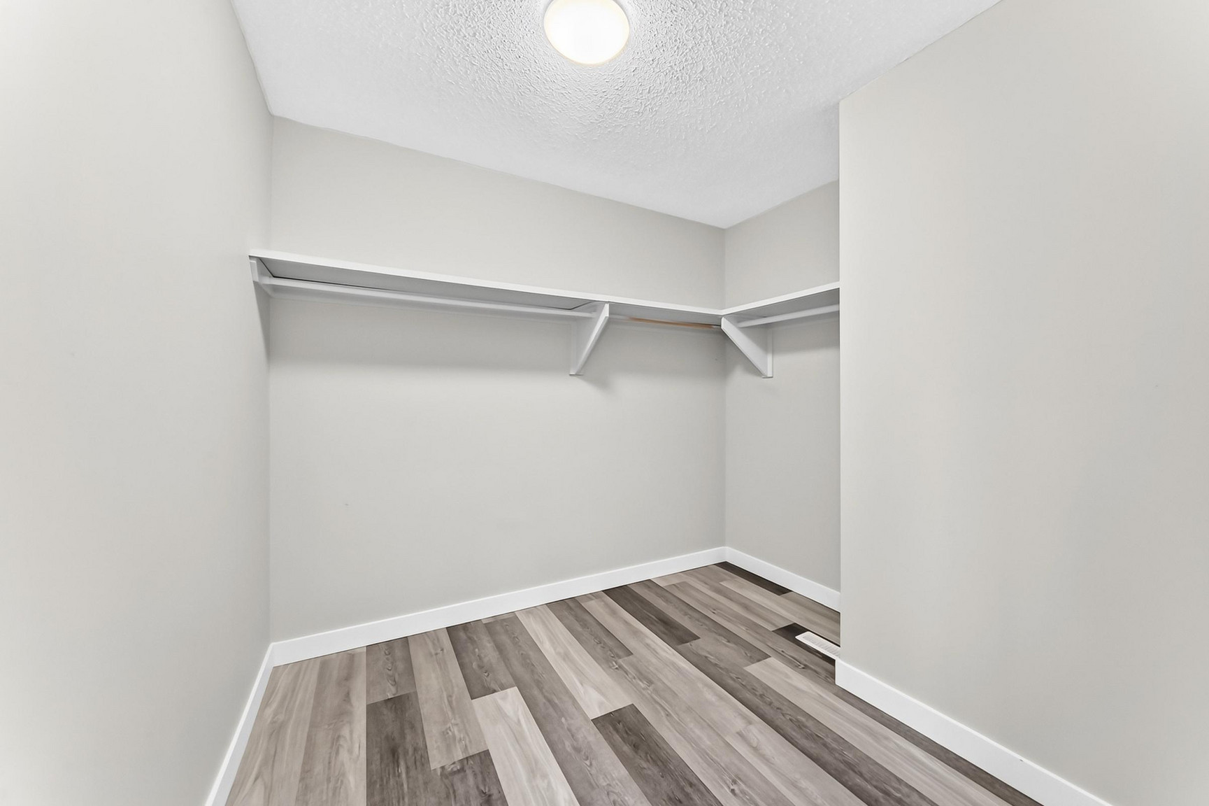 10650 158 Ave - Photo 54