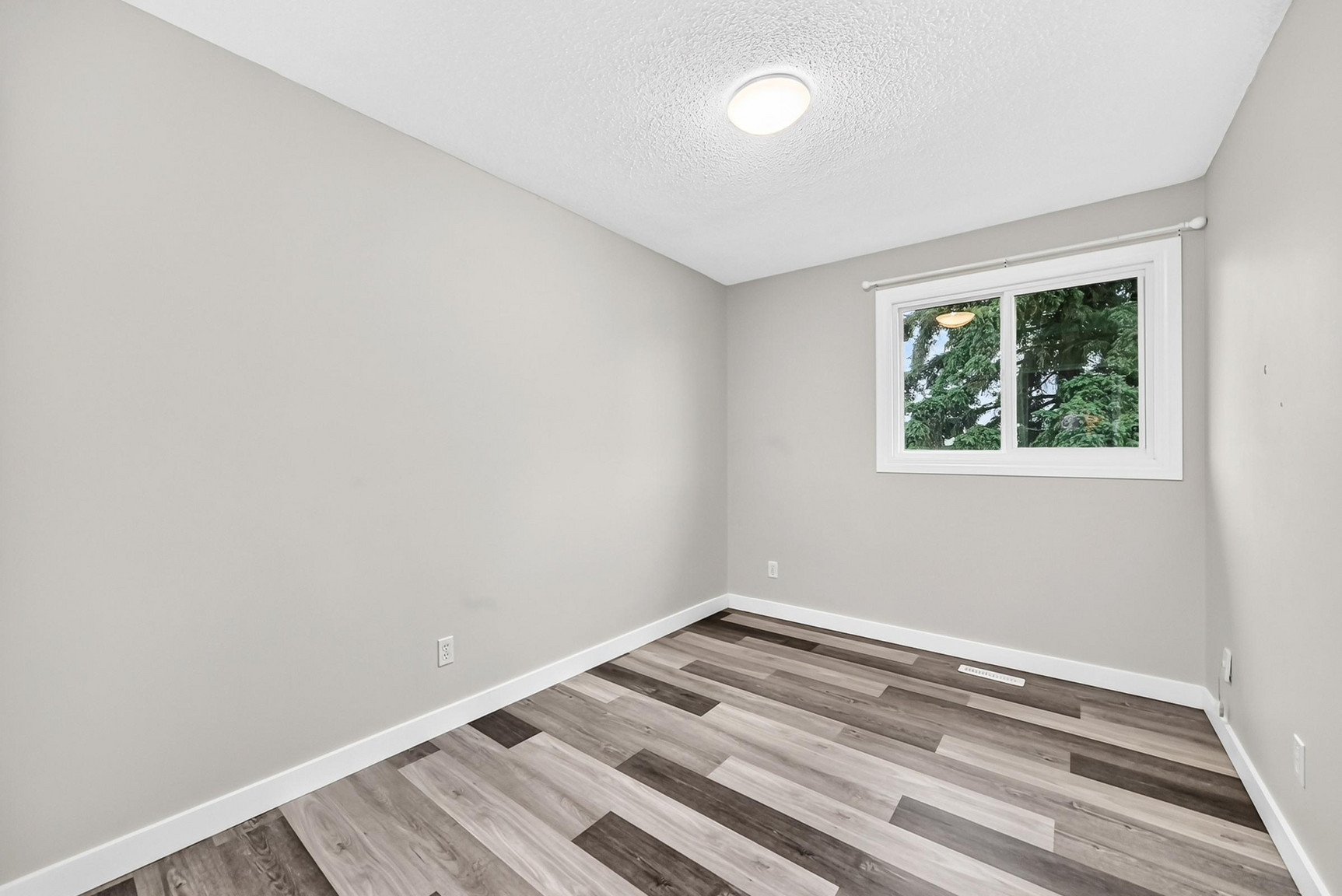 10650 158 Ave - Photo 52