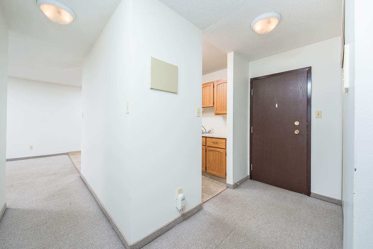 The Manning - Photo 2