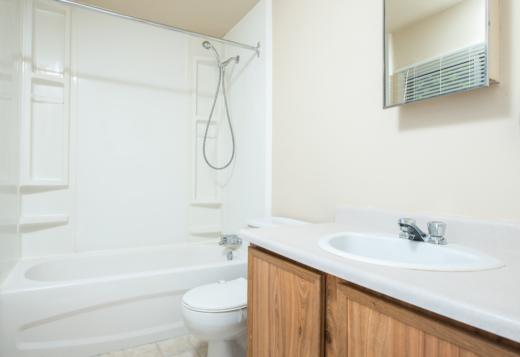 Queensgate Manor - Photo 10