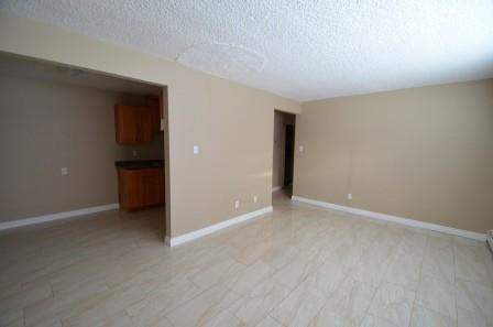 Monarch Manor - Photo 13