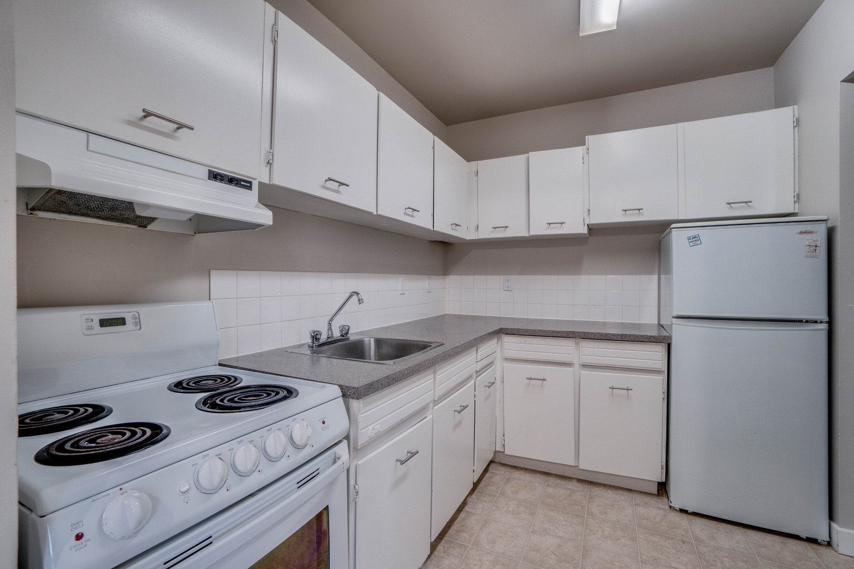 Lorinda Court - Photo 8