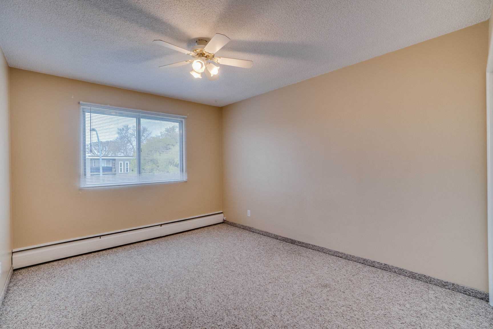 Villa Grande Apartments - Photo 9