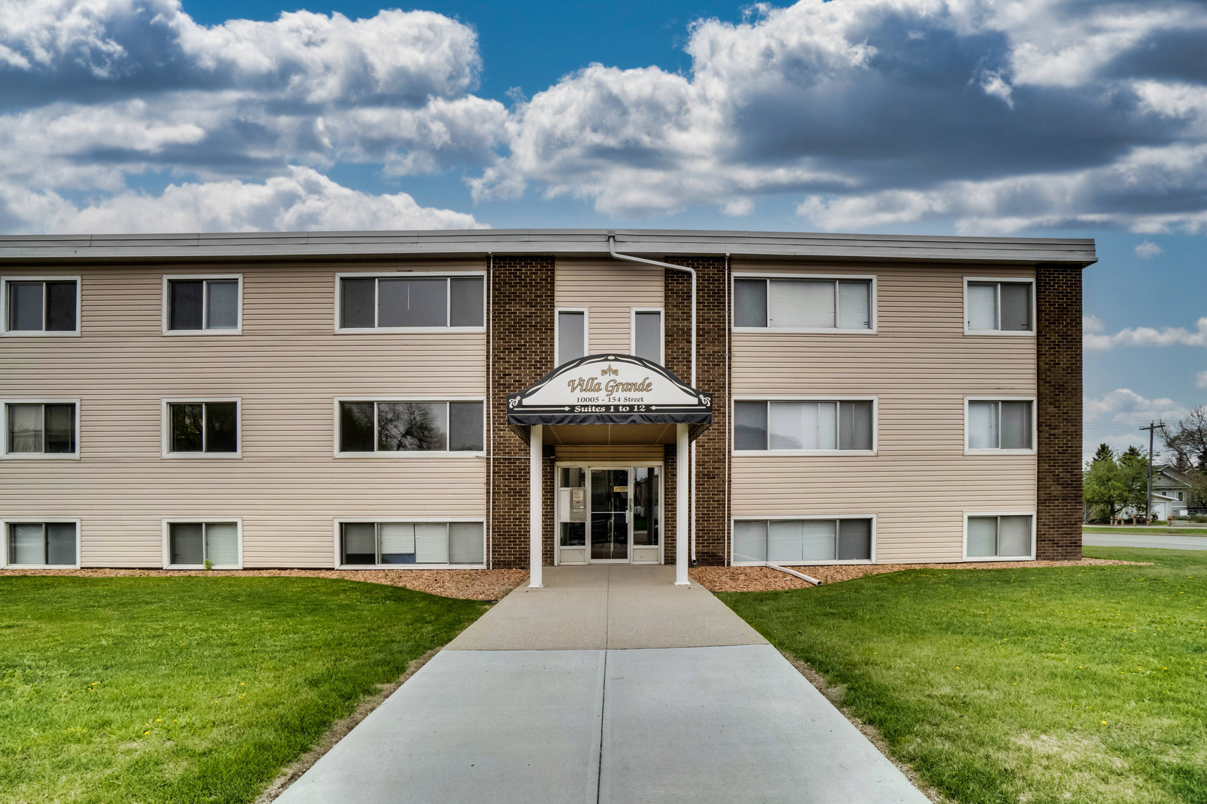 Villa Grande Apartments - Photo 2