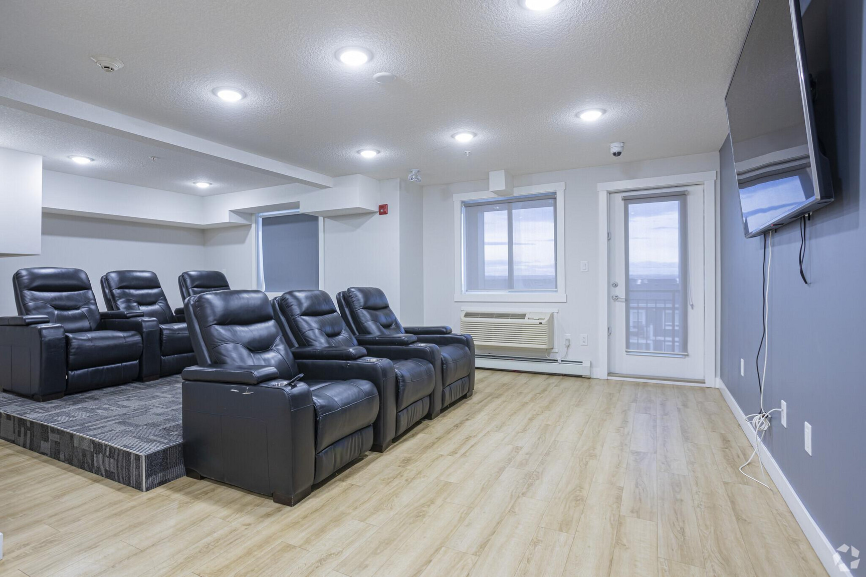 Skyview Apartments - Photo 36