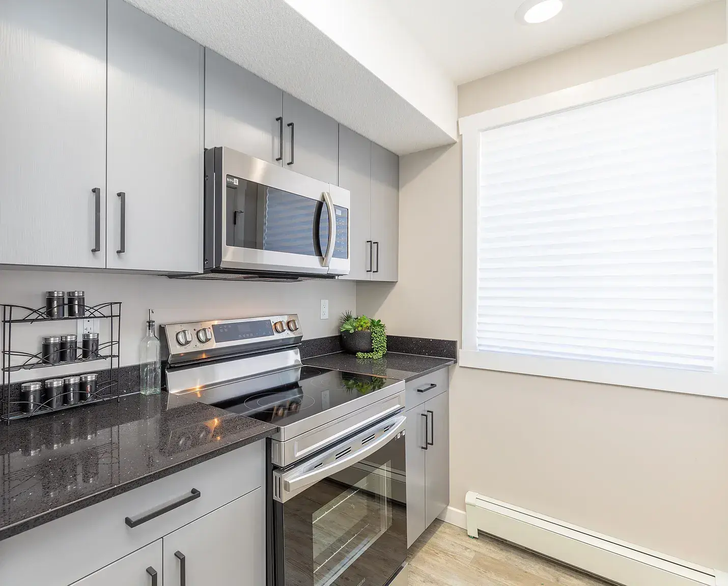 Skyview Apartments - Photo 22