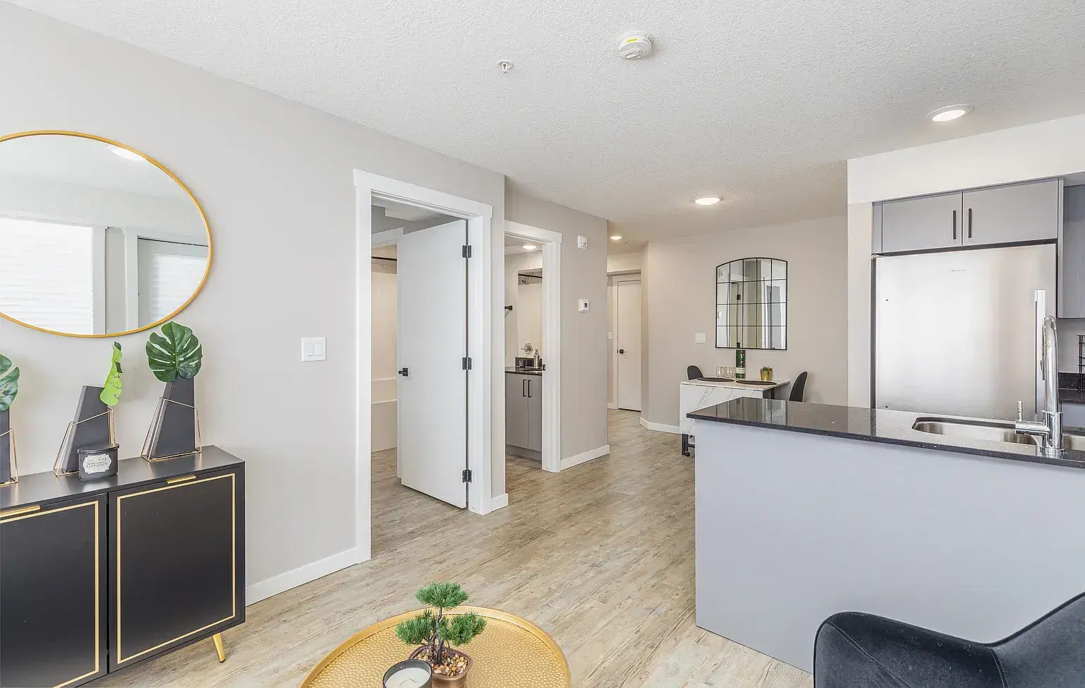 Skyview Apartments - Photo 24