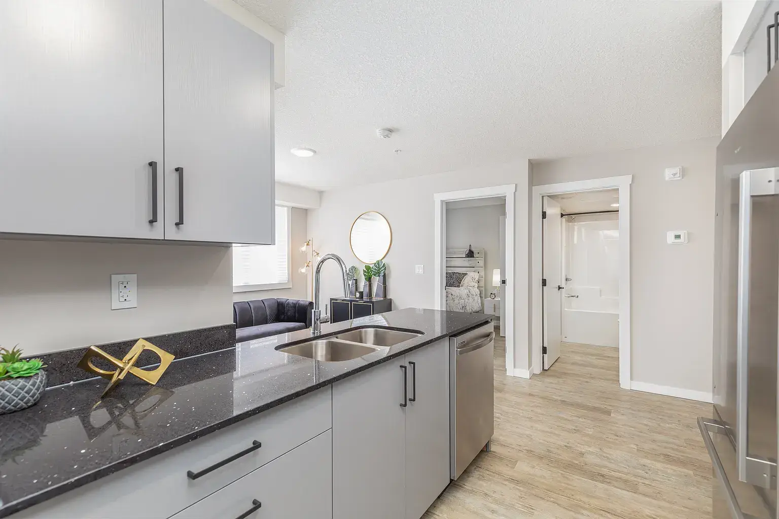 Skyview Apartments - Photo 23