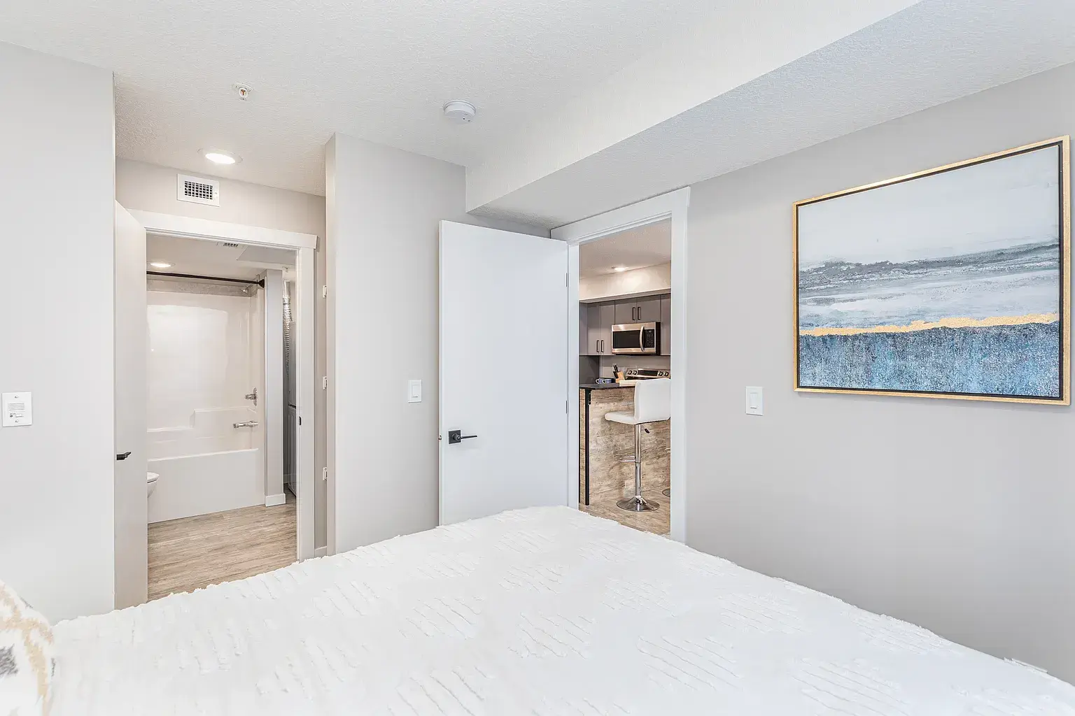 Skyview Apartments - Photo 15