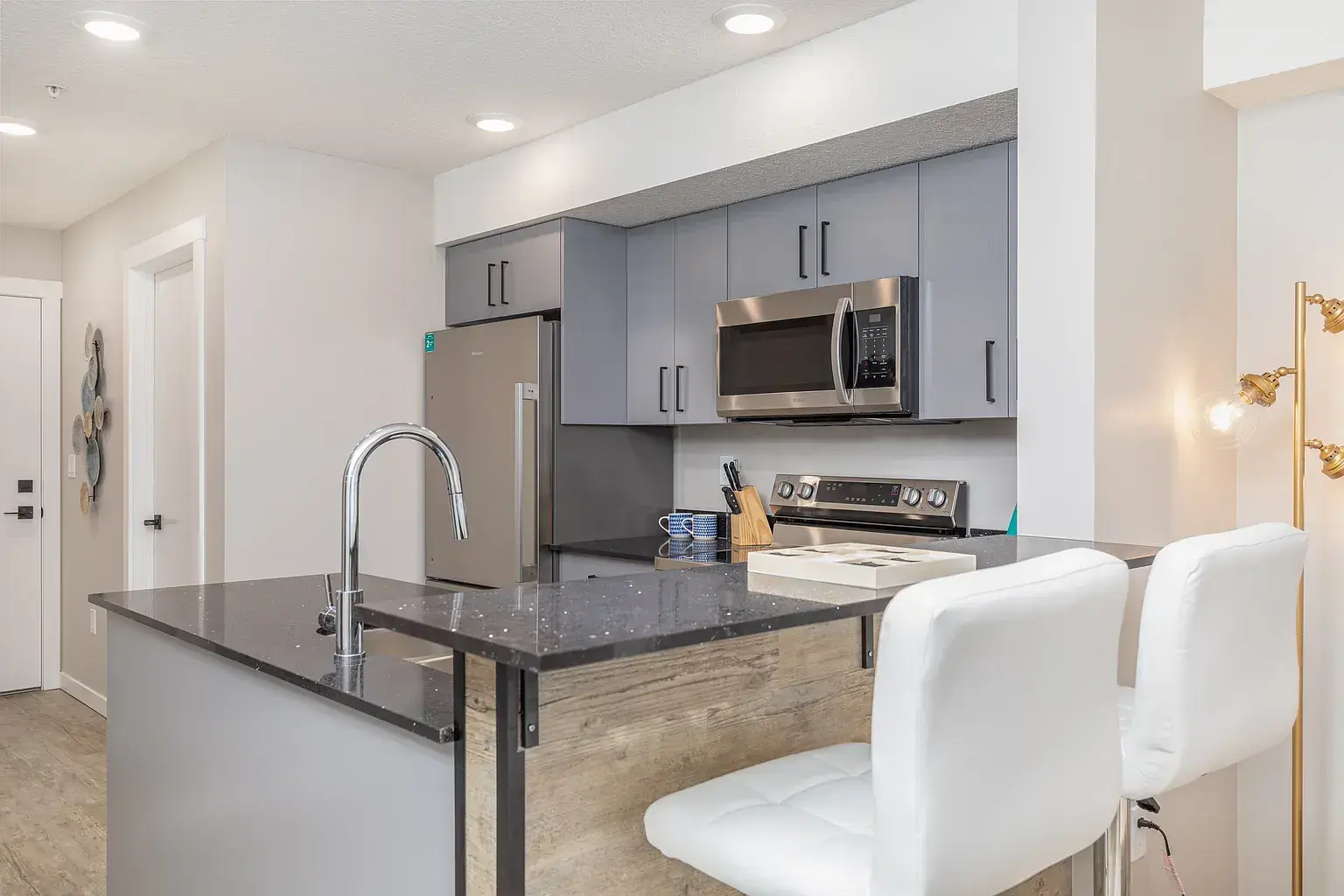 Skyview Apartments - Photo 12
