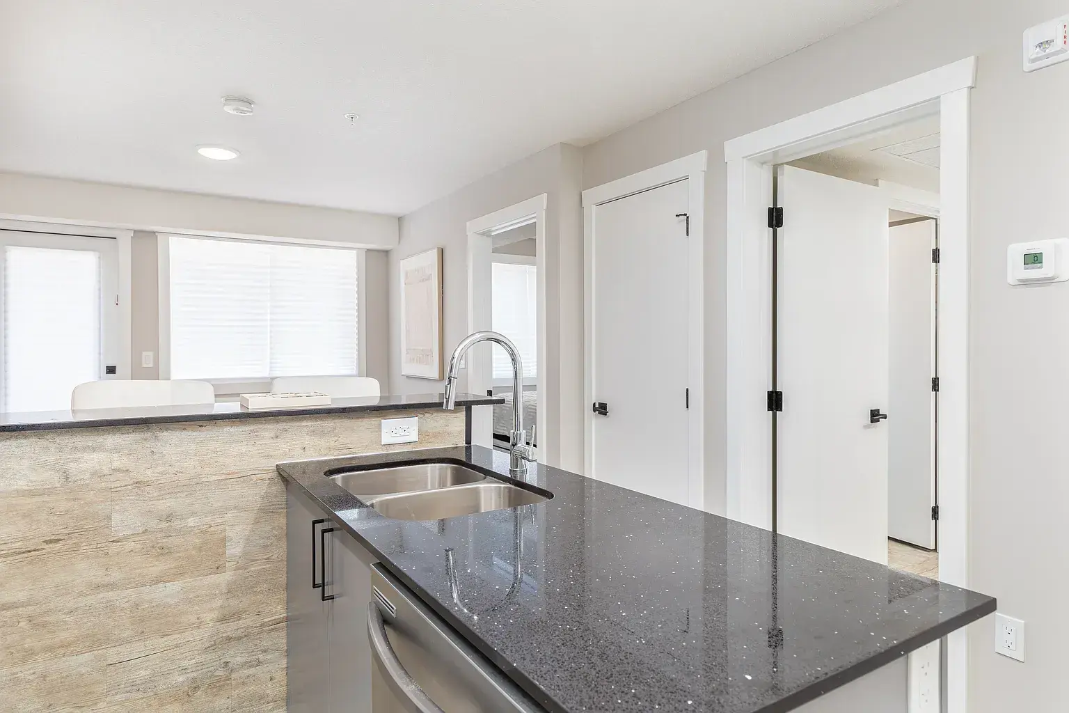 Skyview Apartments - Photo 10