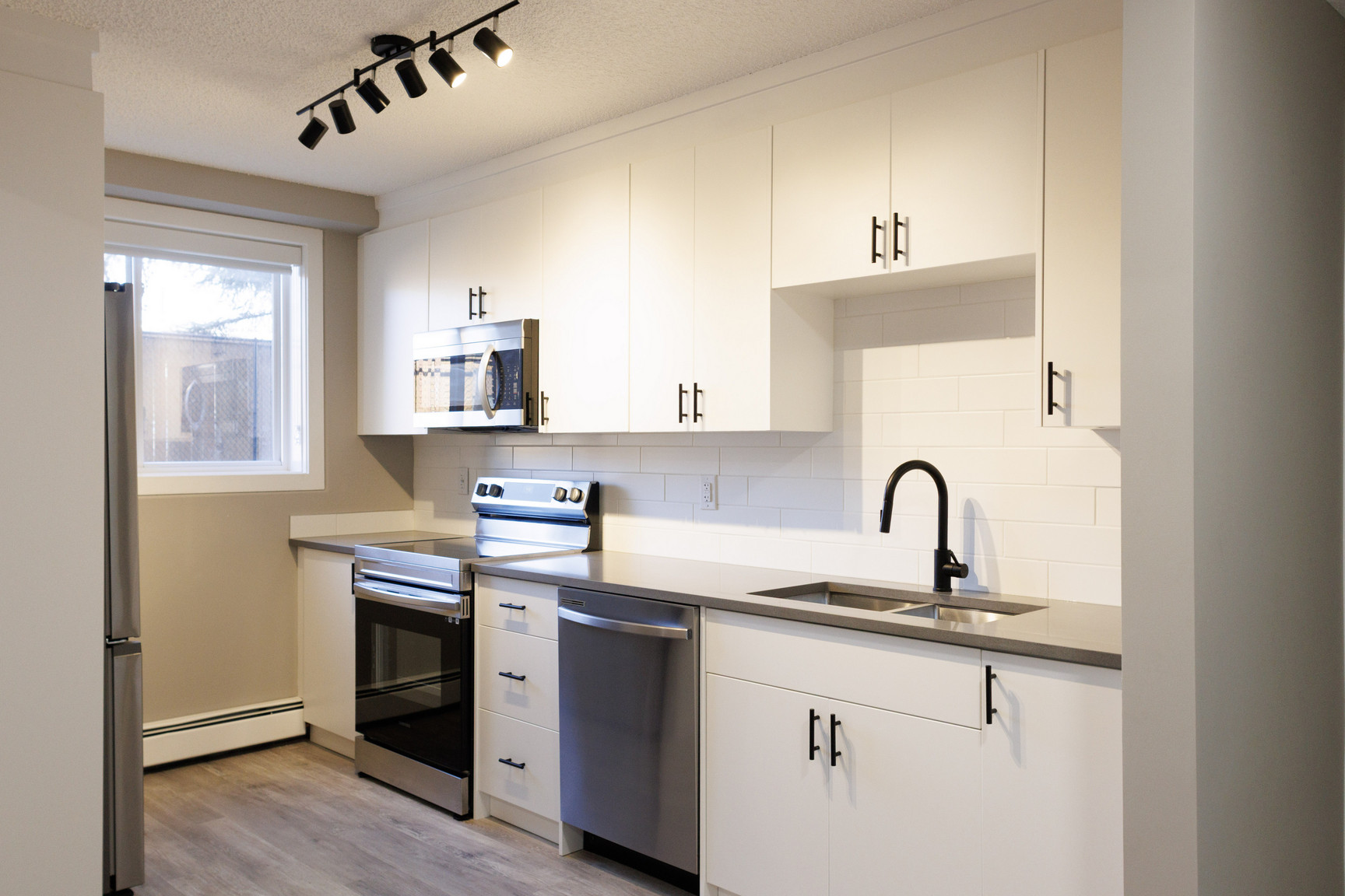 Tuscany Villa Apartments Downtown Edmonton - Photo 9