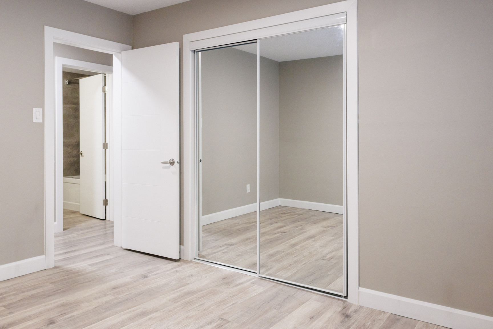 Tuscany Villa Apartments Downtown Edmonton - Photo 15