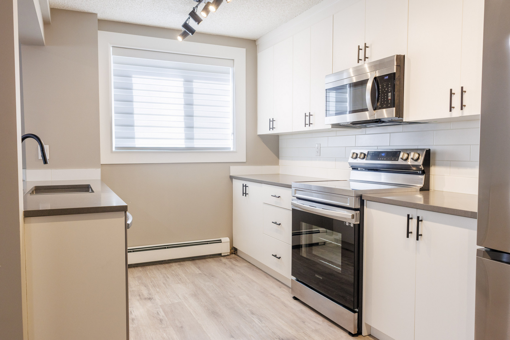 Tuscany Villa Apartments Downtown Edmonton - Photo 20