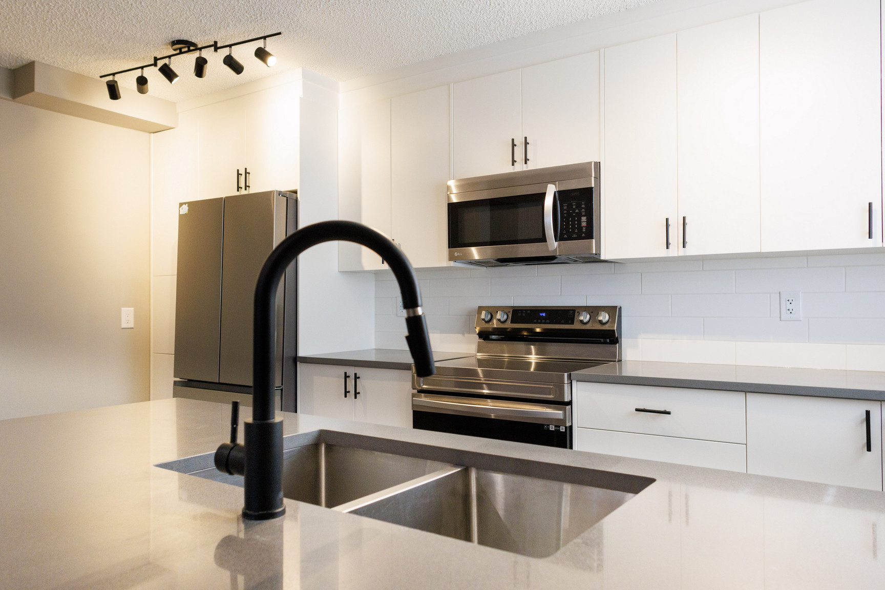 Tuscany Villa Apartments Downtown Edmonton - Photo 22