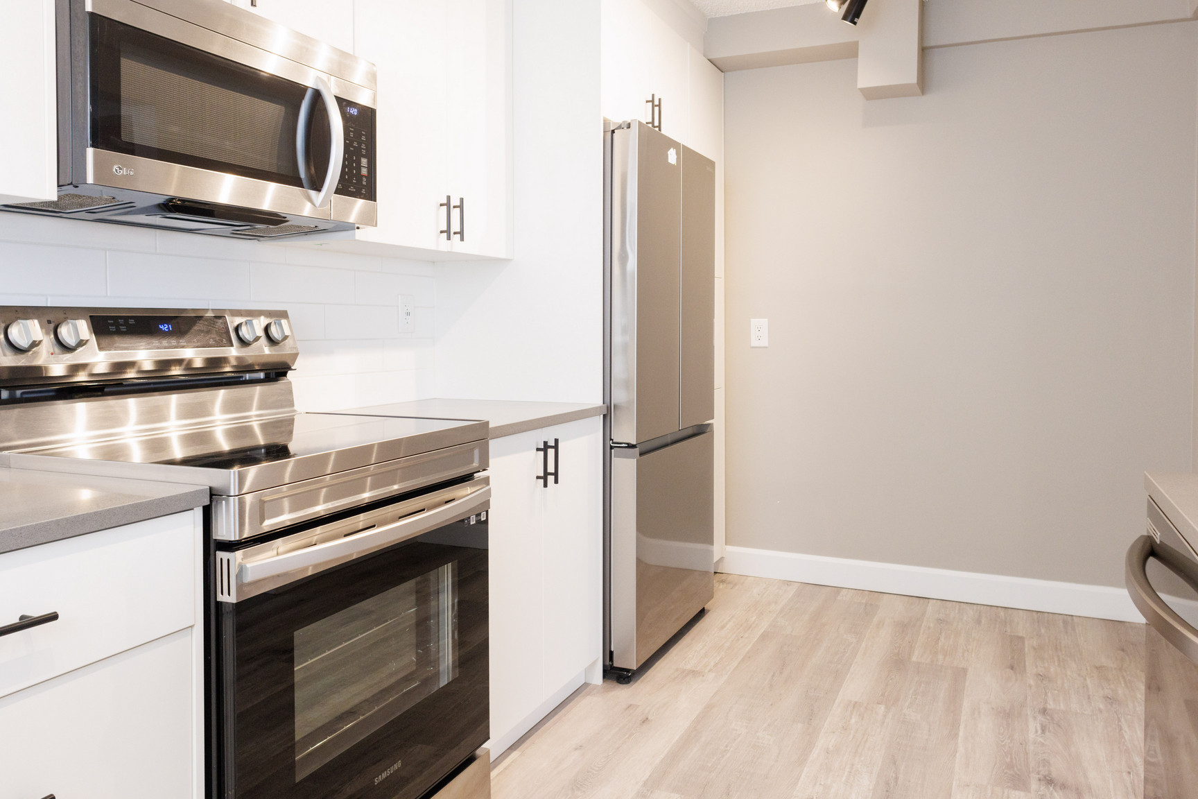 Tuscany Villa Apartments Downtown Edmonton - Photo 24