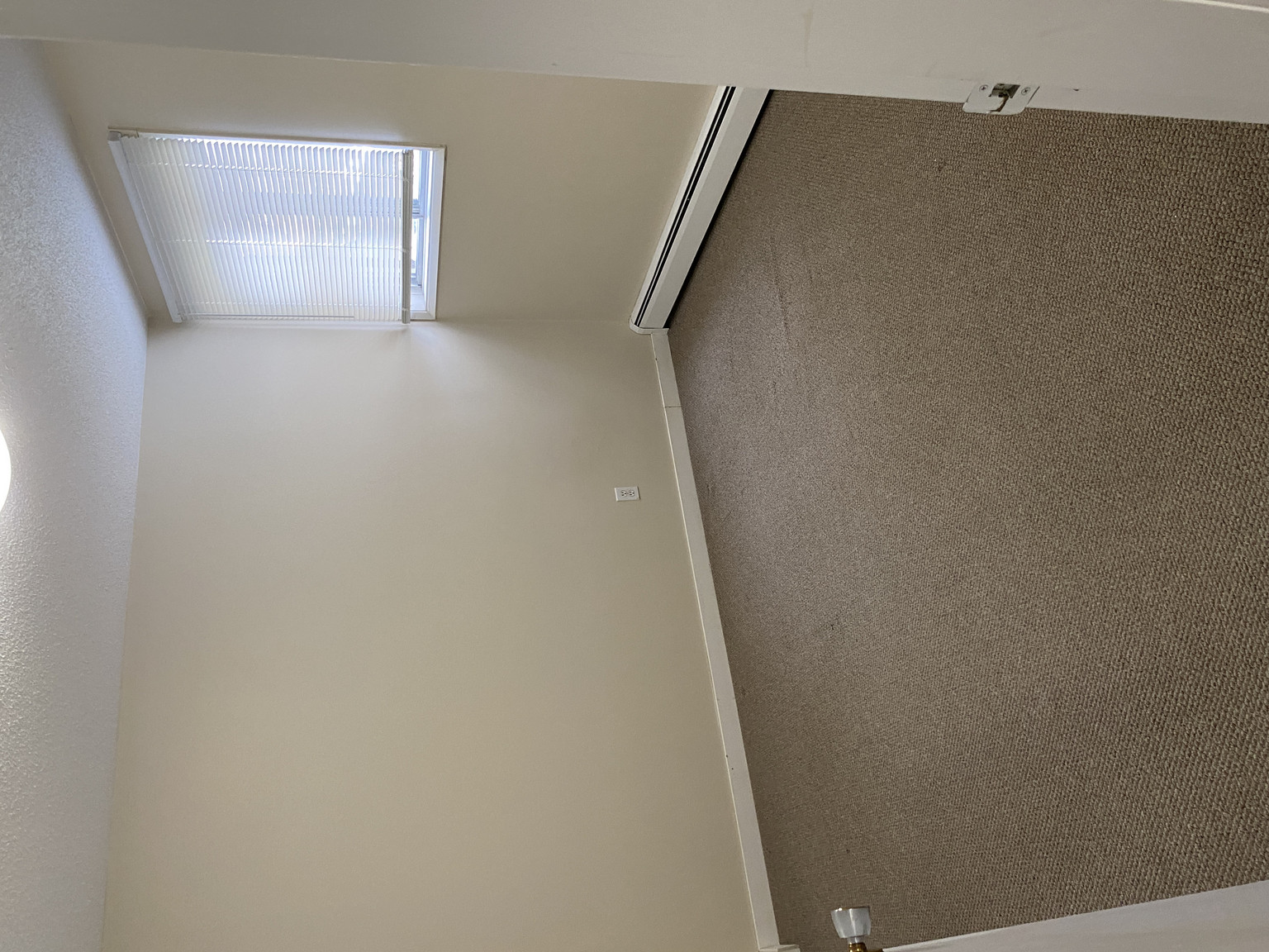 Glenmore Manor - 1 Month Free! - Photo 6