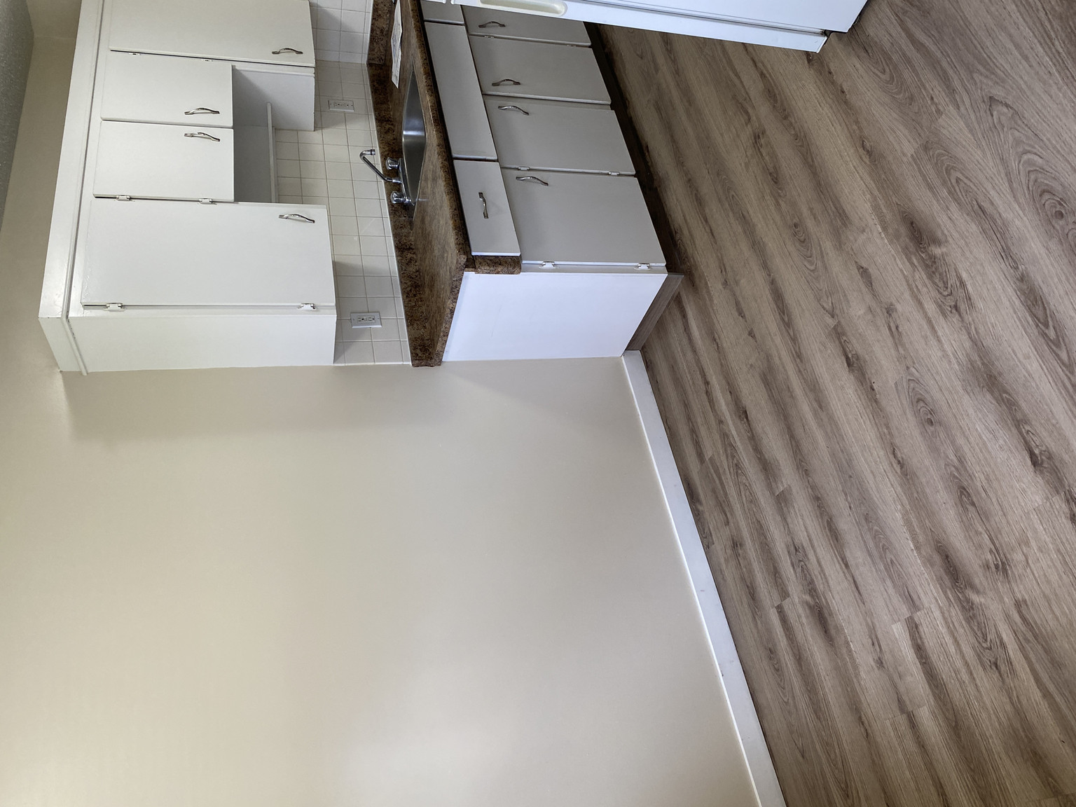 Glenmore Manor - 1 Month Free! - Photo 4