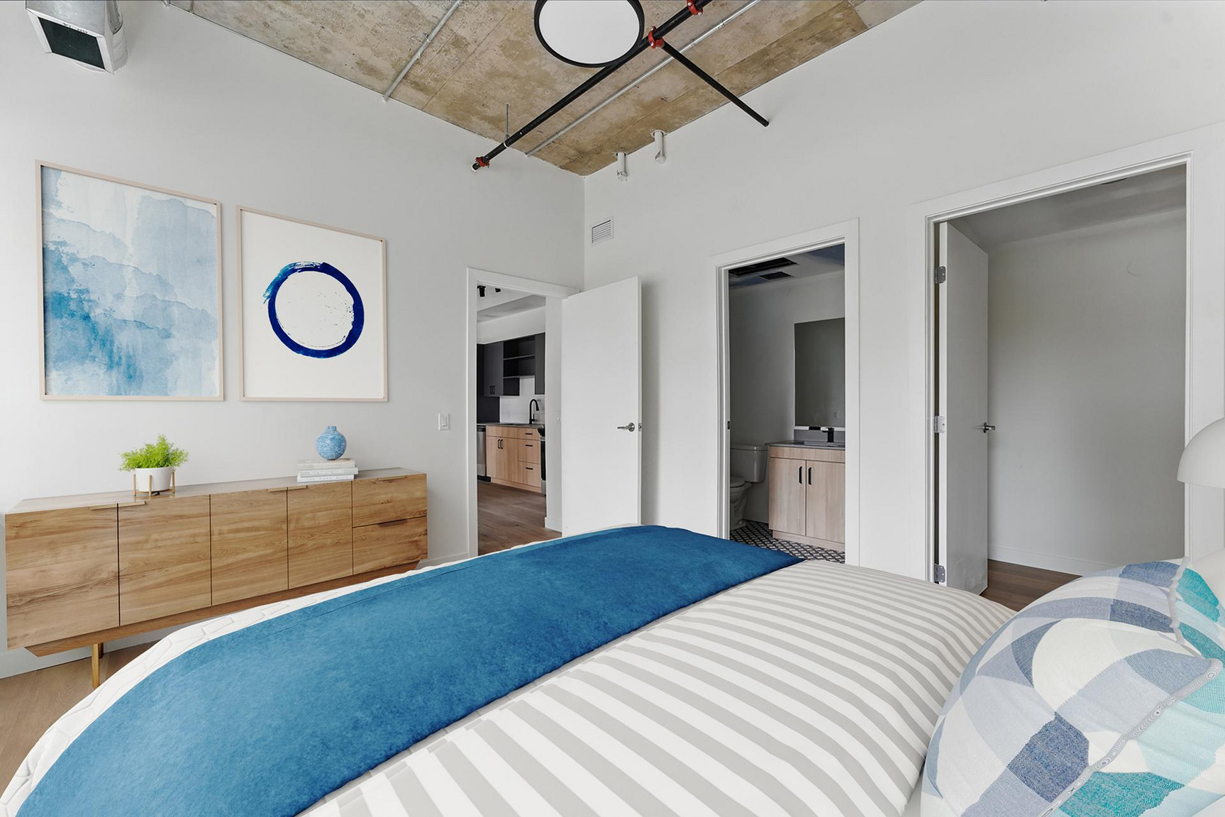 The Loft - Photo 25