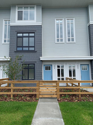 Brand New 3 Bedroom | 2.5 Bathroom Townhouse in Pine Creek – Available Now | SF179       