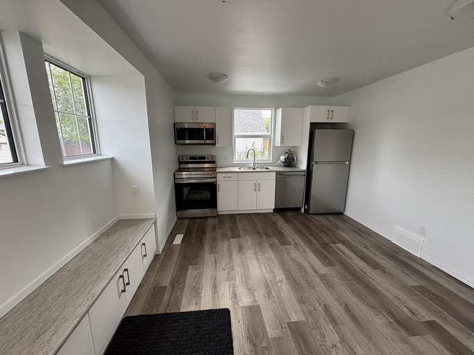 Modern 2-Bedroom Units in Newton – 1 Month Free on 13-Month Lease – SF223