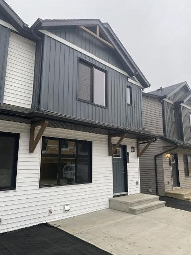 Modern 3-Bedroom 2.5 Bathroom Townhouse in Secord | SF266
