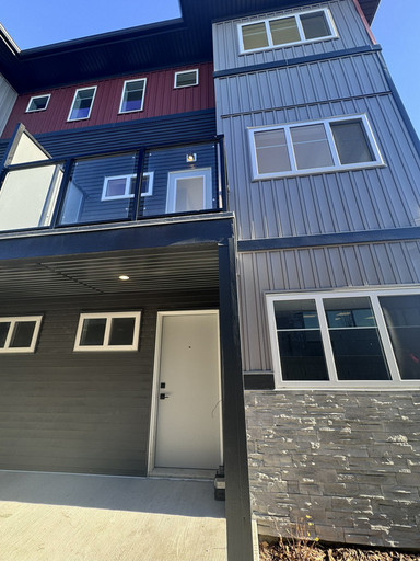 BRAND NEW 3-BEDROOM TOWNHOUSE IN SOUTHWEST EDMONTON-1 MONTH FREE RENT ON A 13-MONTH LEASE – SF326