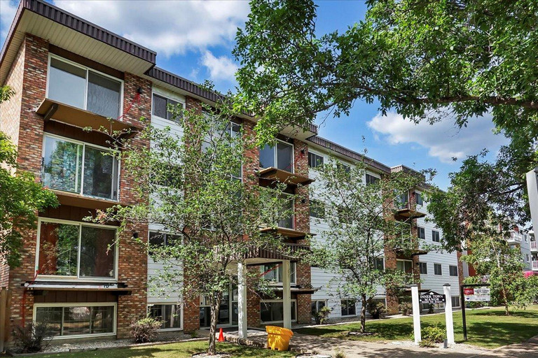 Inner Town Manor Condo