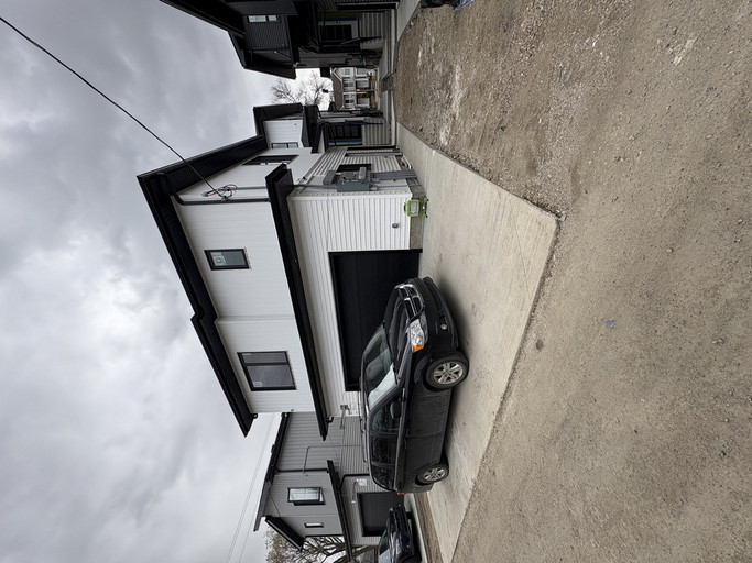 Ritchie GARAGE SUITES