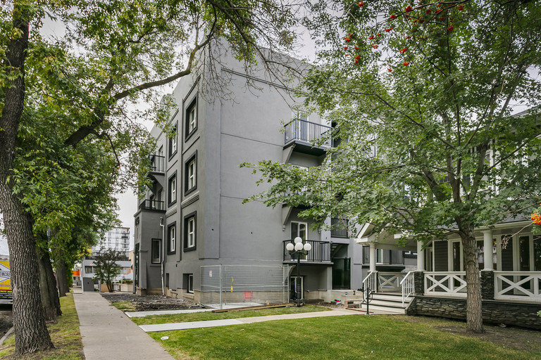 The Derwas Apartments