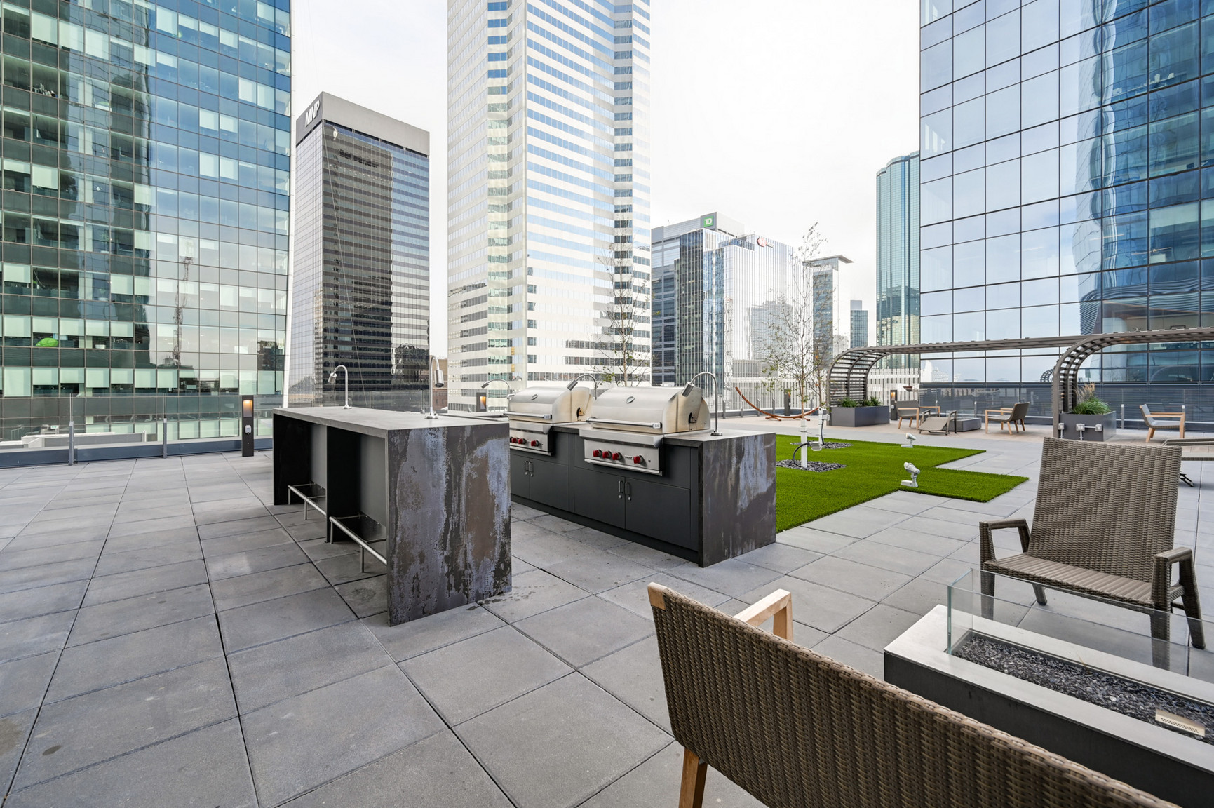 Legends Private Residences - Photo 90