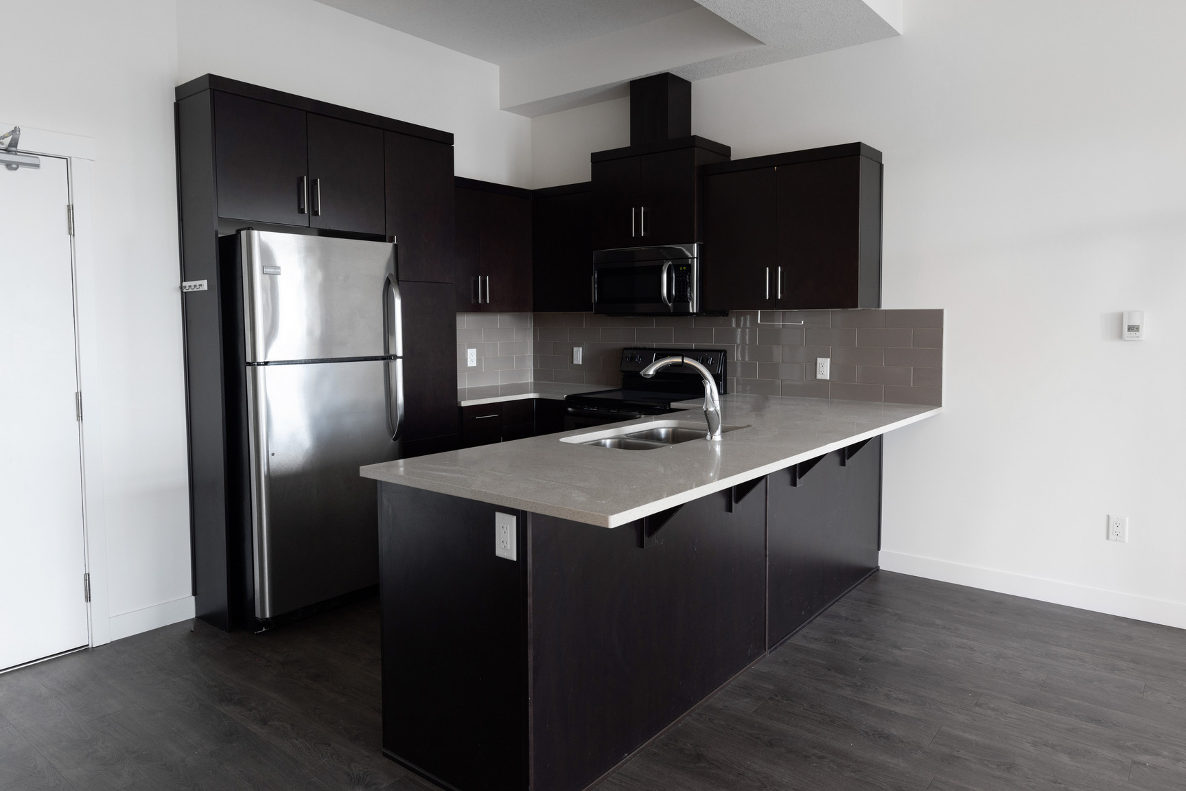 Carlton Royale Apartments  - Photo 15
